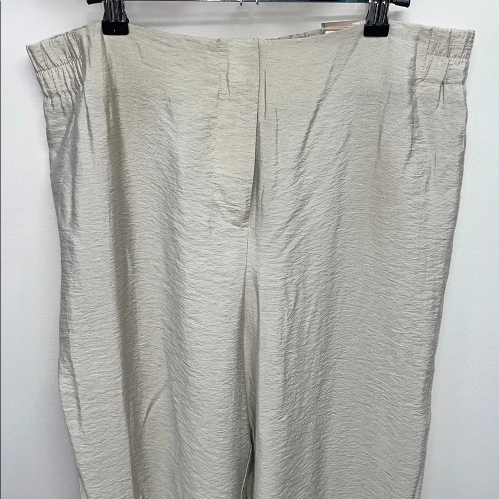 NWT Chico’s Khaki Fluid Crinkle Crop Pant The Ultimate Fit Chico’s 1.5 (US M/10) - Picture 2 of 16